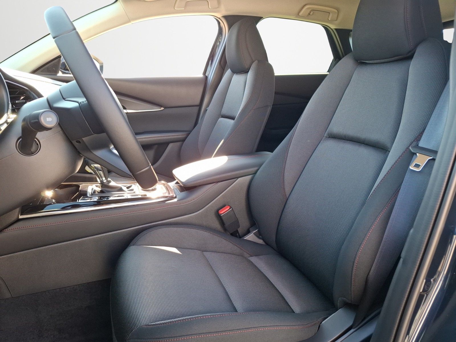 MAZDA CX-30 2025 2.5 e-SKYACTIV-G 140PS 6AT Homura - Image 9