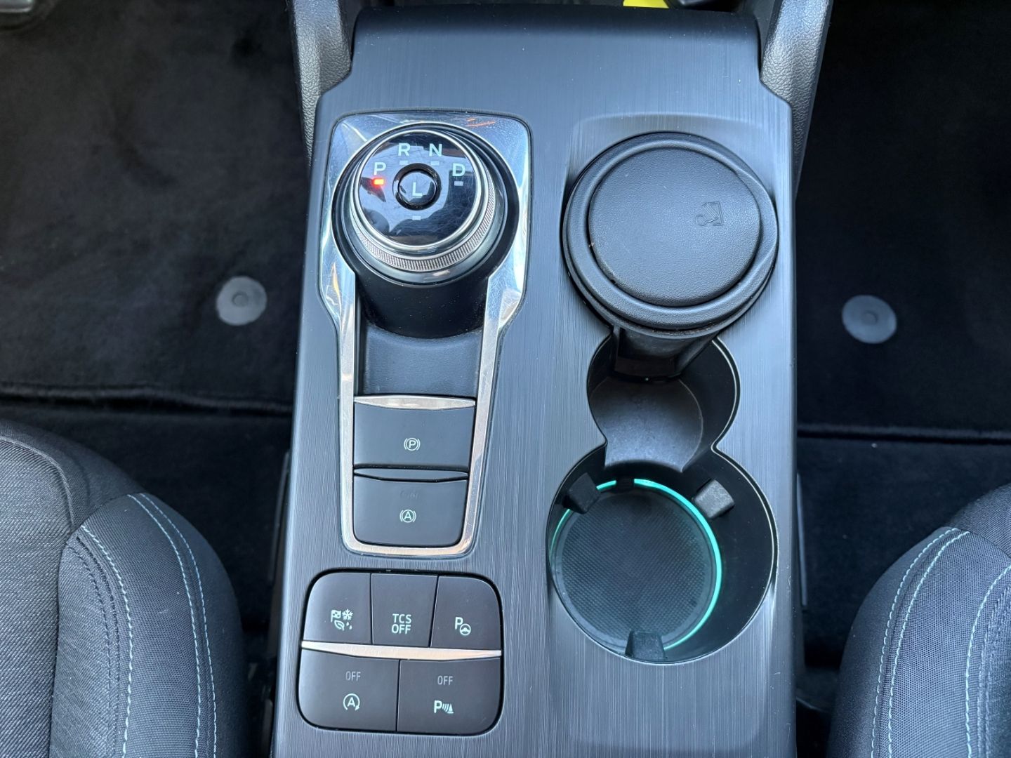 Fahrzeugabbildung Ford Focus Turnier Active BeheizbareWWS Navi LED Appl