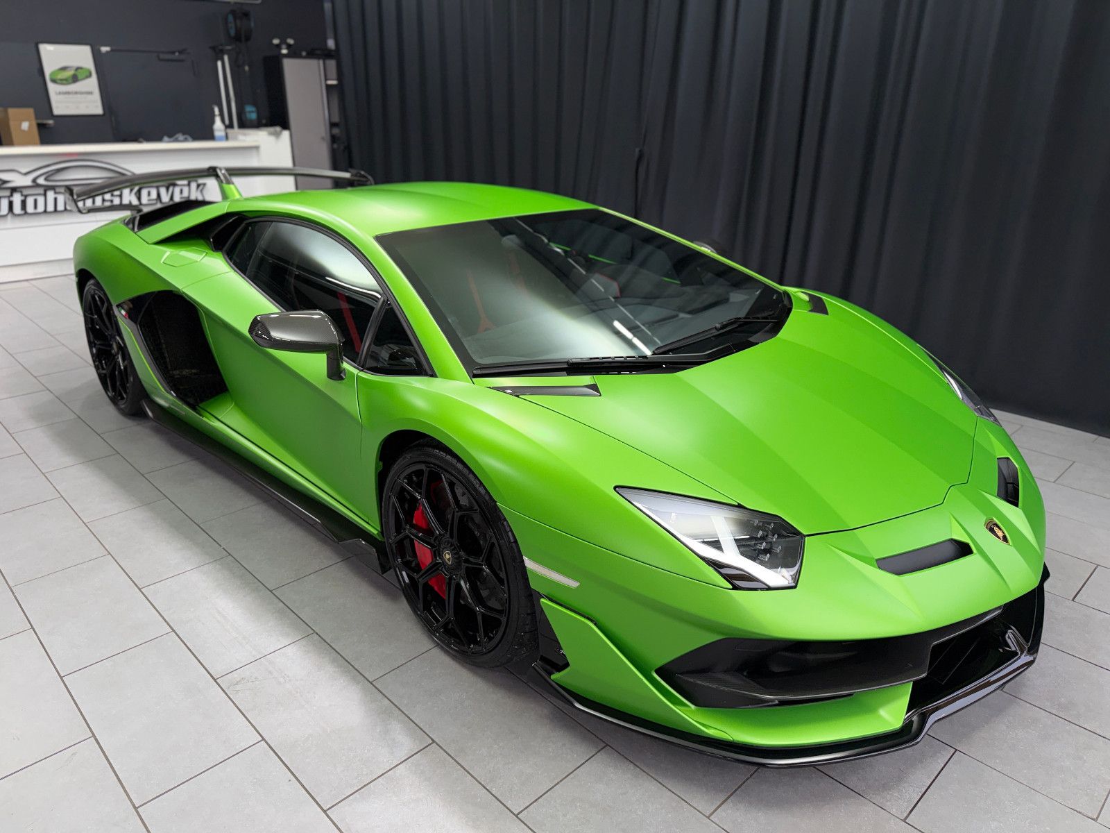Fahrzeugabbildung Lamborghini Aventador SVJ | FULL CARBON|LIFT|SENSONUM|PPF|