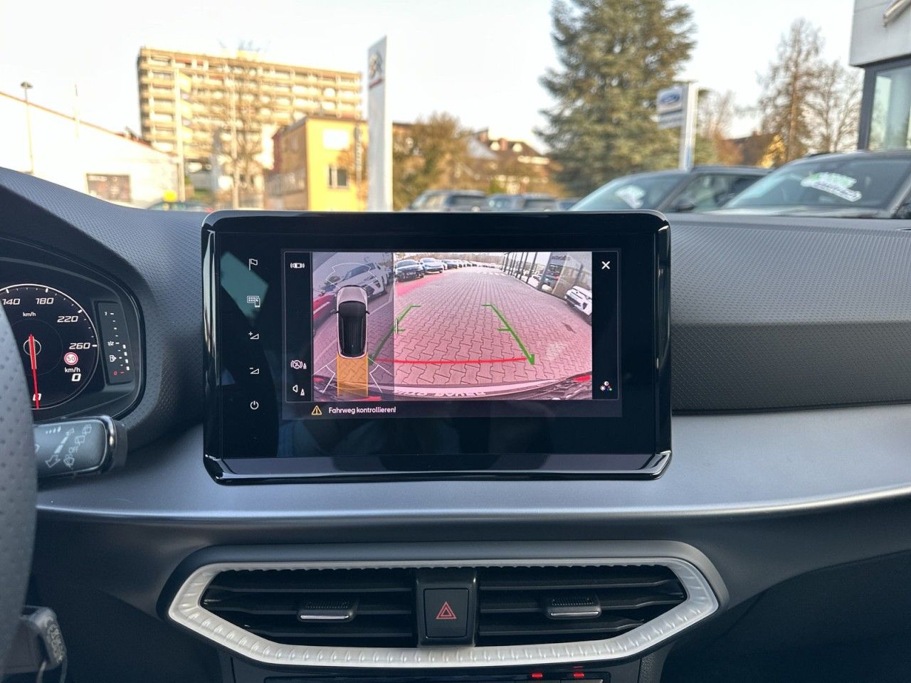 Fahrzeugabbildung SEAT Arona FR 1.0 TSI 116 PS 7-Gang-DSG - mit KI generiert/bearbeitet
