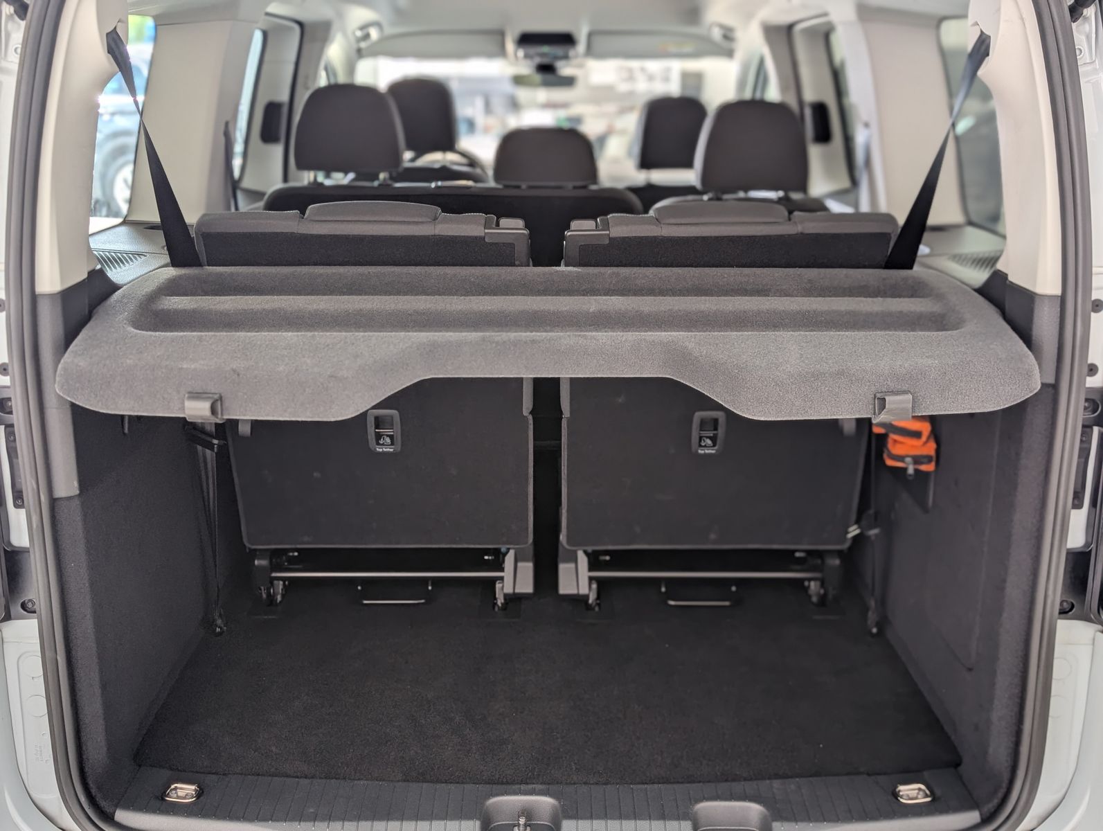 Fahrzeugabbildung Ford Tourneo Connect L2 Active 7-SI Bi-LED PANO AHK C