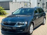 Skoda Octavia Combi Elegance/RFK/MFL/NAVI/SHZ/KLIMA - Skoda Octavia: Kombi, Elegance
