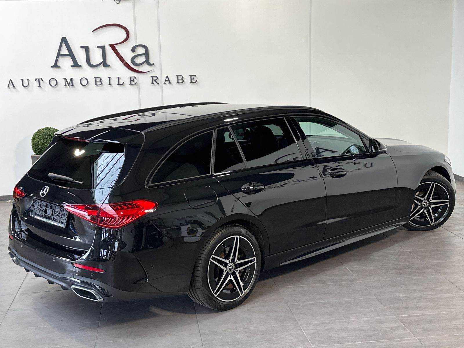 Fahrzeugabbildung Mercedes-Benz C 220d d T 4Matic T AMG-Line NAV+LED+DISTRONIC