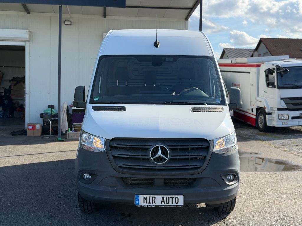 Image of Mercedes-Benz Sprinter