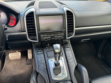 Porsche Cayenne - 8