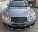 Bentley Continental GTC - - - Bentley aus 2010: Cabrio
