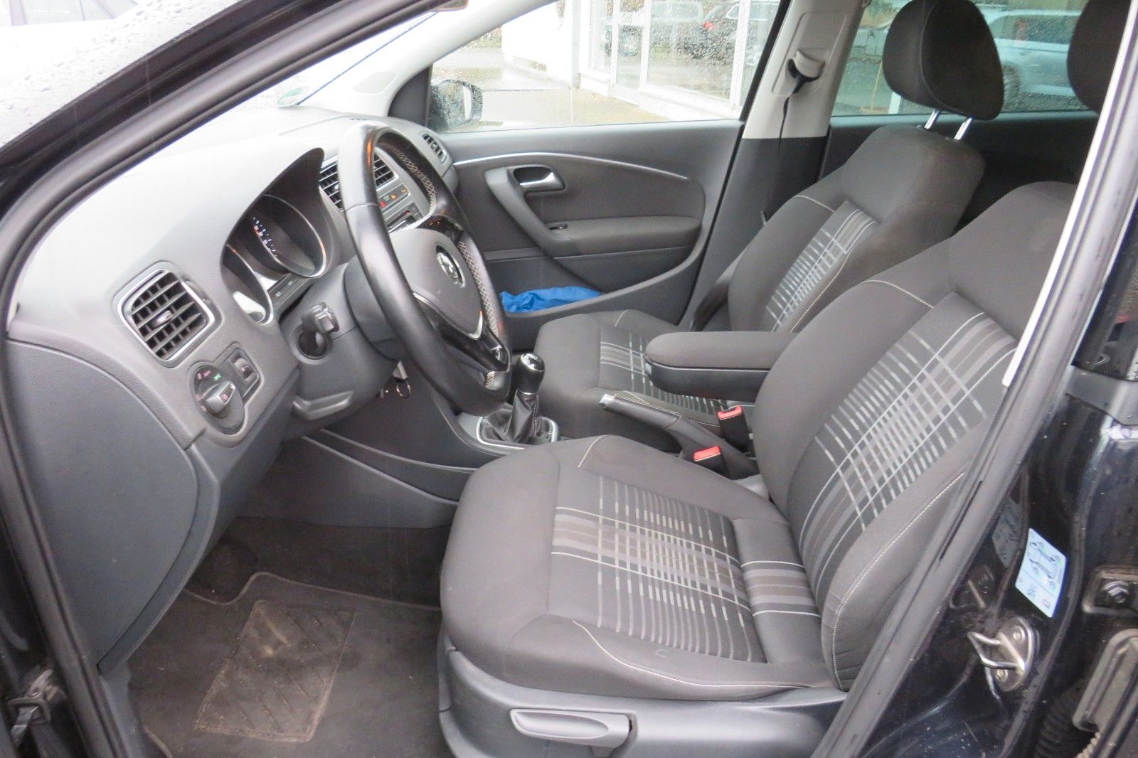 Fahrzeugabbildung Volkswagen Polo V Lounge 4T PDC GJ AHK CLIMATRONIC
