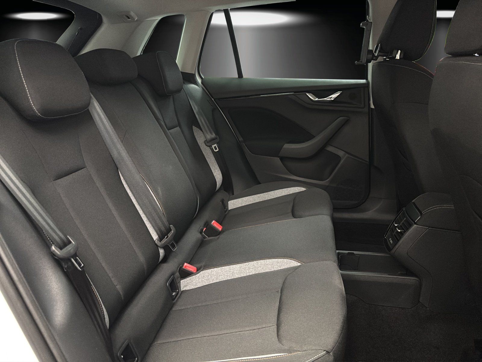 Fahrzeugabbildung SKODA Kamiq Tour 1,0 TSI 70 kW