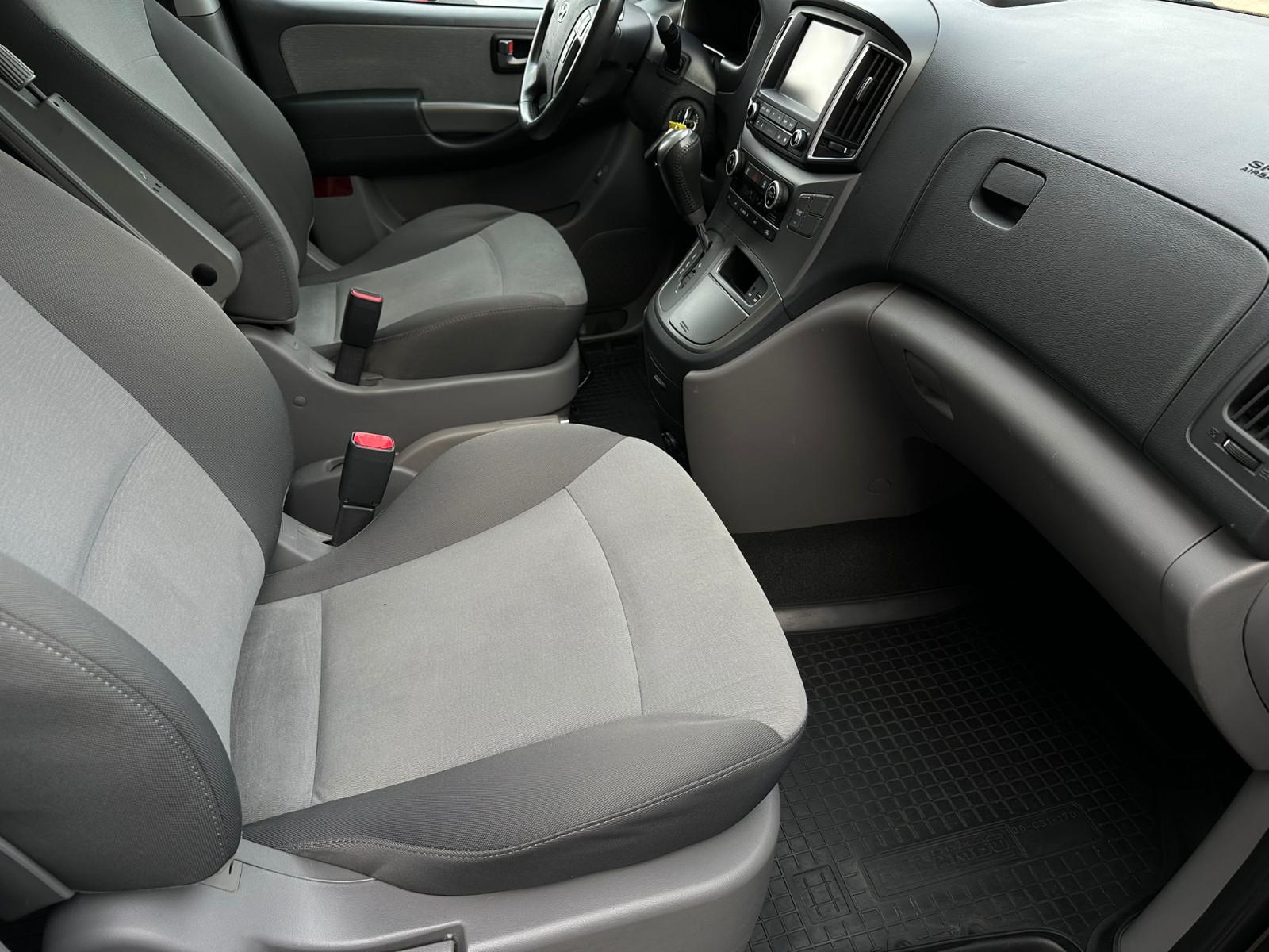 Hyundai H-1 Travel Navi BT Temp AHK Sitzhzg Dach