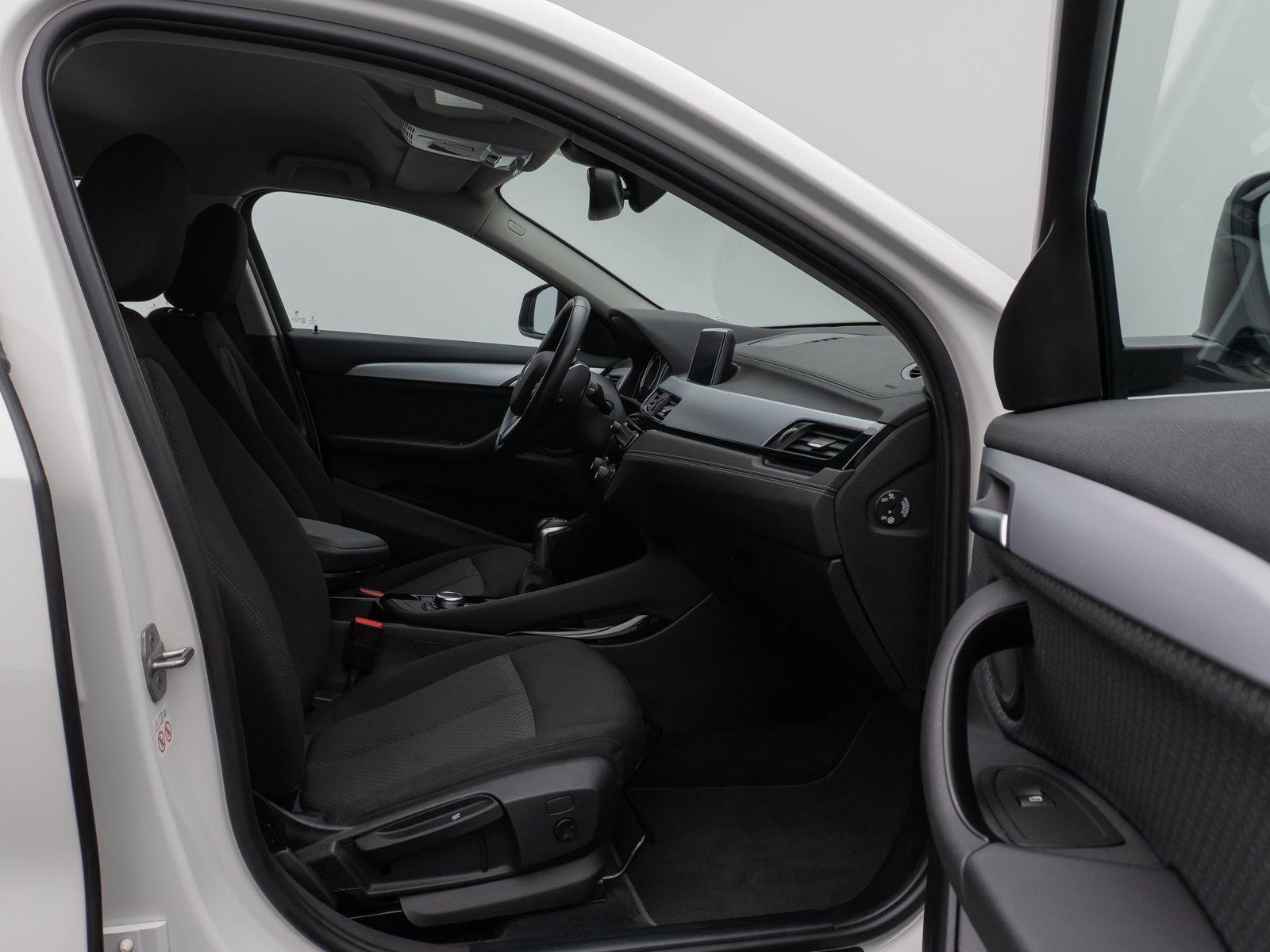 Fahrzeugabbildung BMW X2 xD25e Parkassist DAB Lordos Geschwindigkeitsr