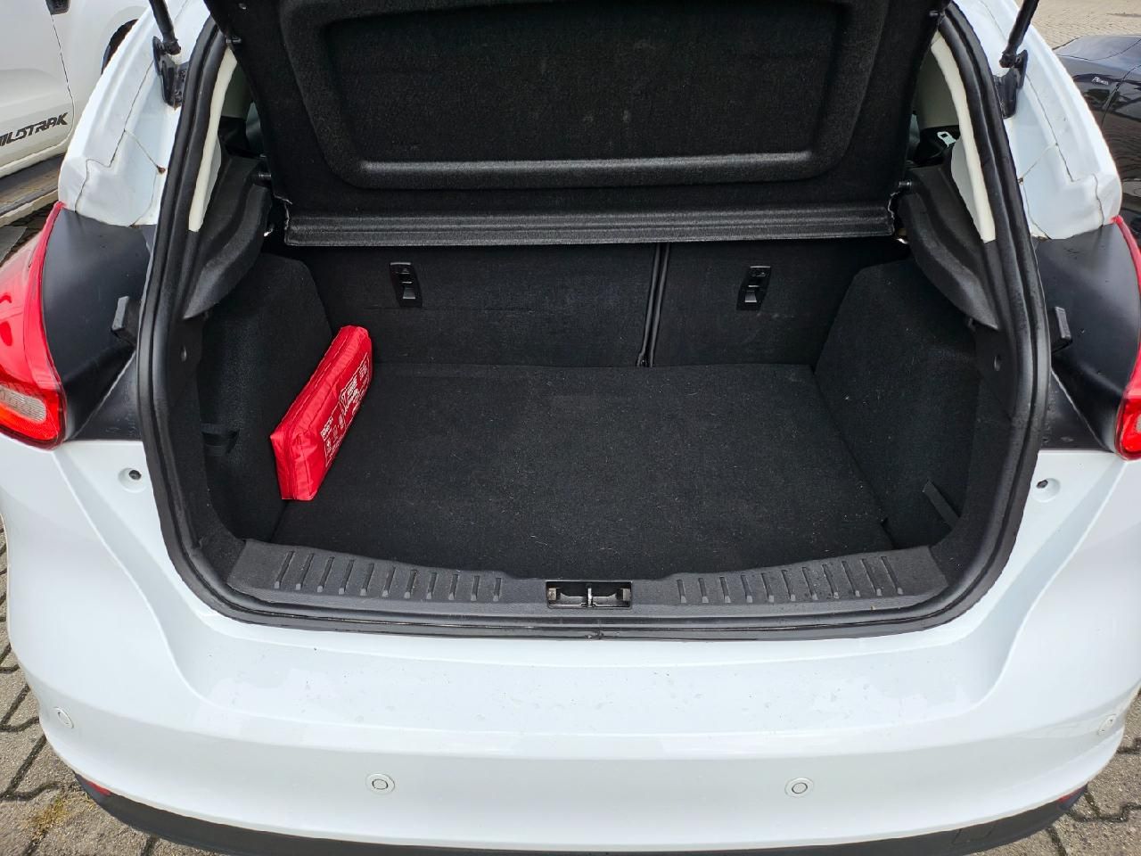 Fahrzeugabbildung Ford Focus Lim. Business