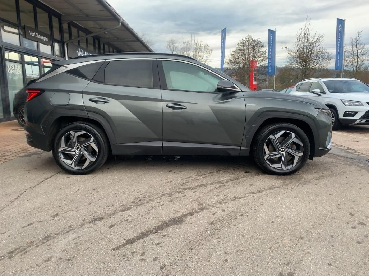 Fahrzeugabbildung Hyundai TUCSON Trend Plug-In Hybrid 4WD