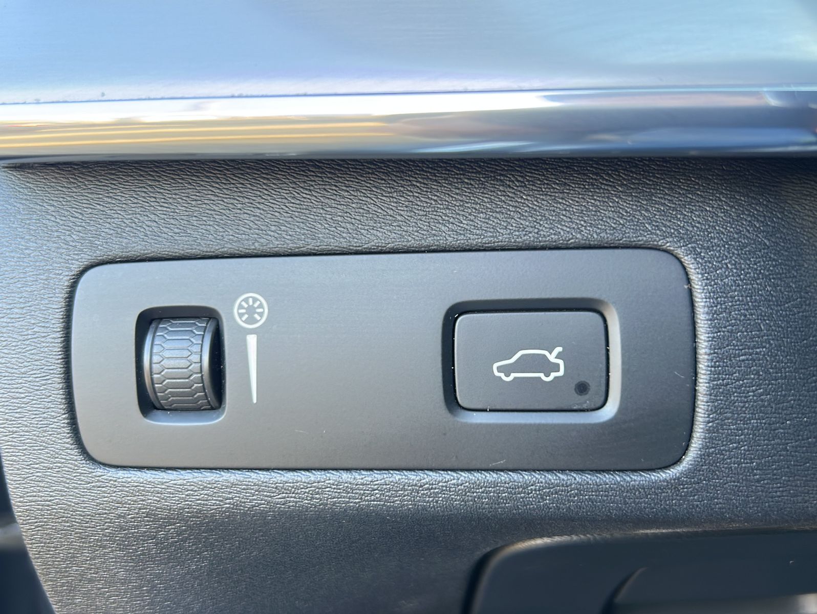 Fahrzeugabbildung Volvo XC90 Momentum AWD