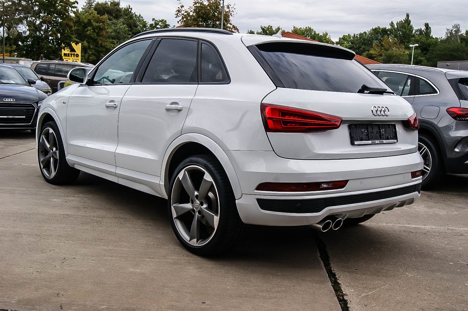 Fahrzeugabbildung Audi Q3 14TSI S-tronic S-LINE PLUS 20-ZOLL PANO BOSE