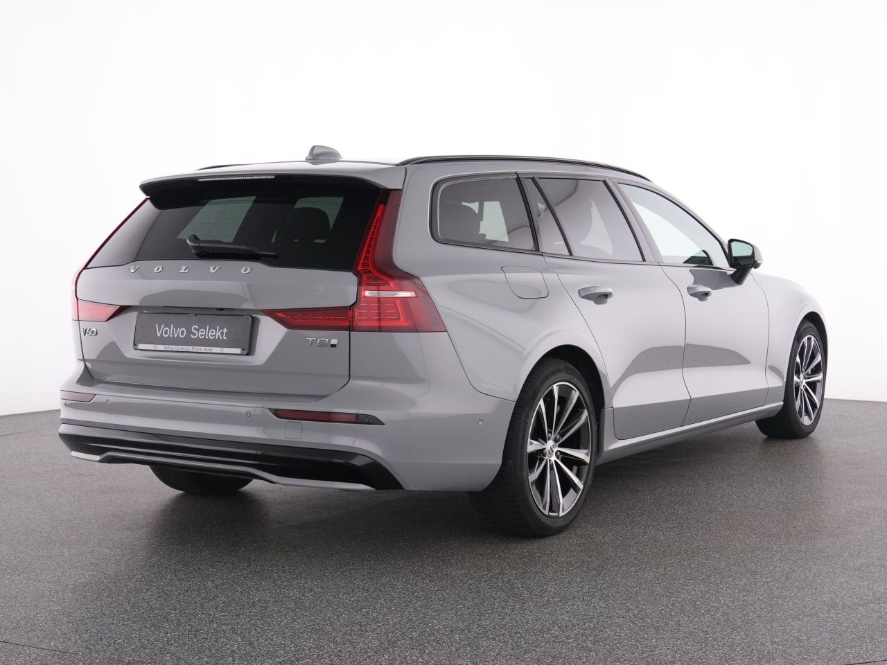 Volvo V60 T8 Recharge Plus Dark+AHK+FAP+HKSOUND+LM+ imagem 3