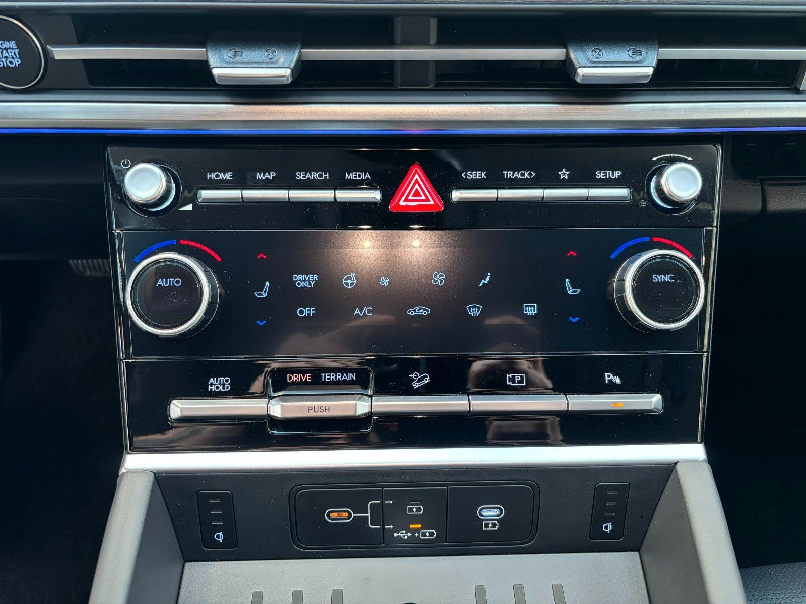 Fahrzeugabbildung Hyundai Santa Fe 1.6 5-Sitzer T-GDI W Prime 360,HUD,LED