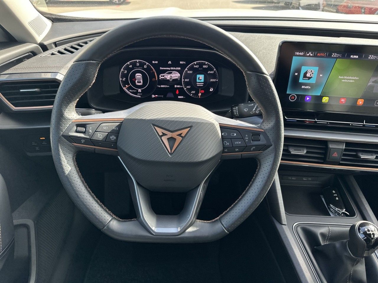 Fahrzeugabbildung CUPRA Formentor 1.5 TSI 150 PS 6-Gang - mit KI generiert/bearbeitet