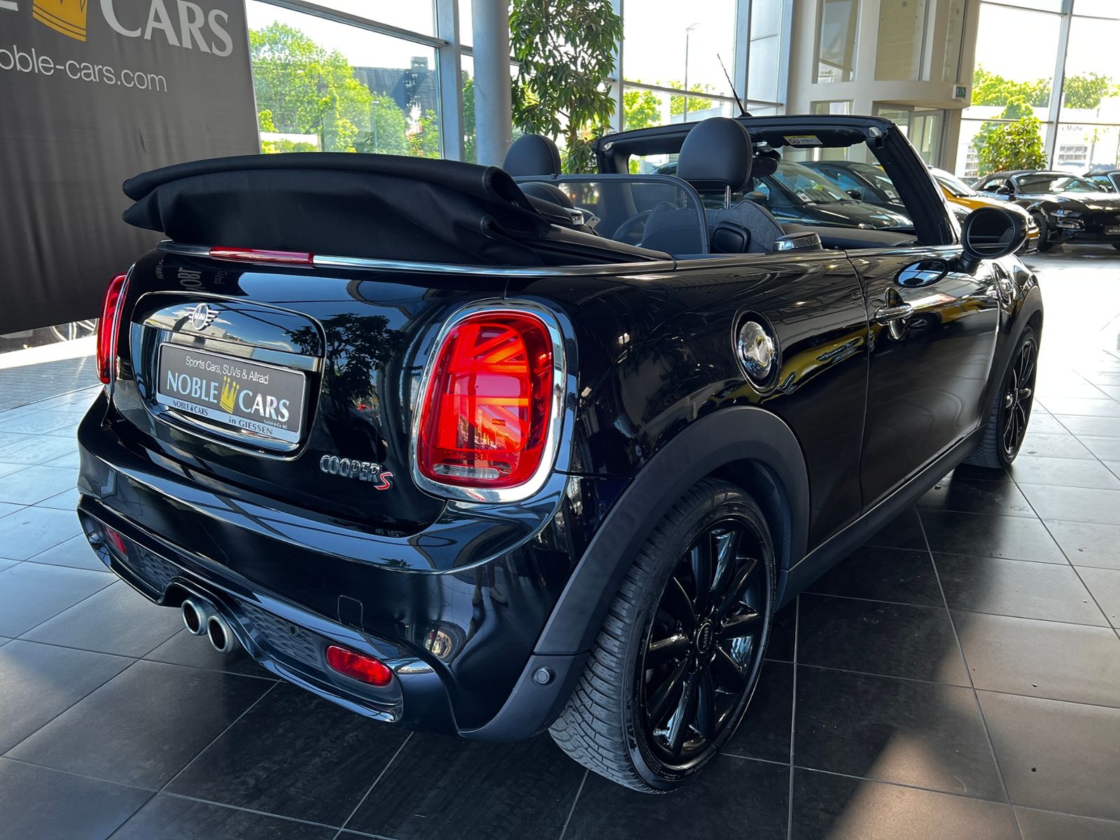Fahrzeugabbildung MINI Cooper S Cabrio Chili LED NAVI SHZ
