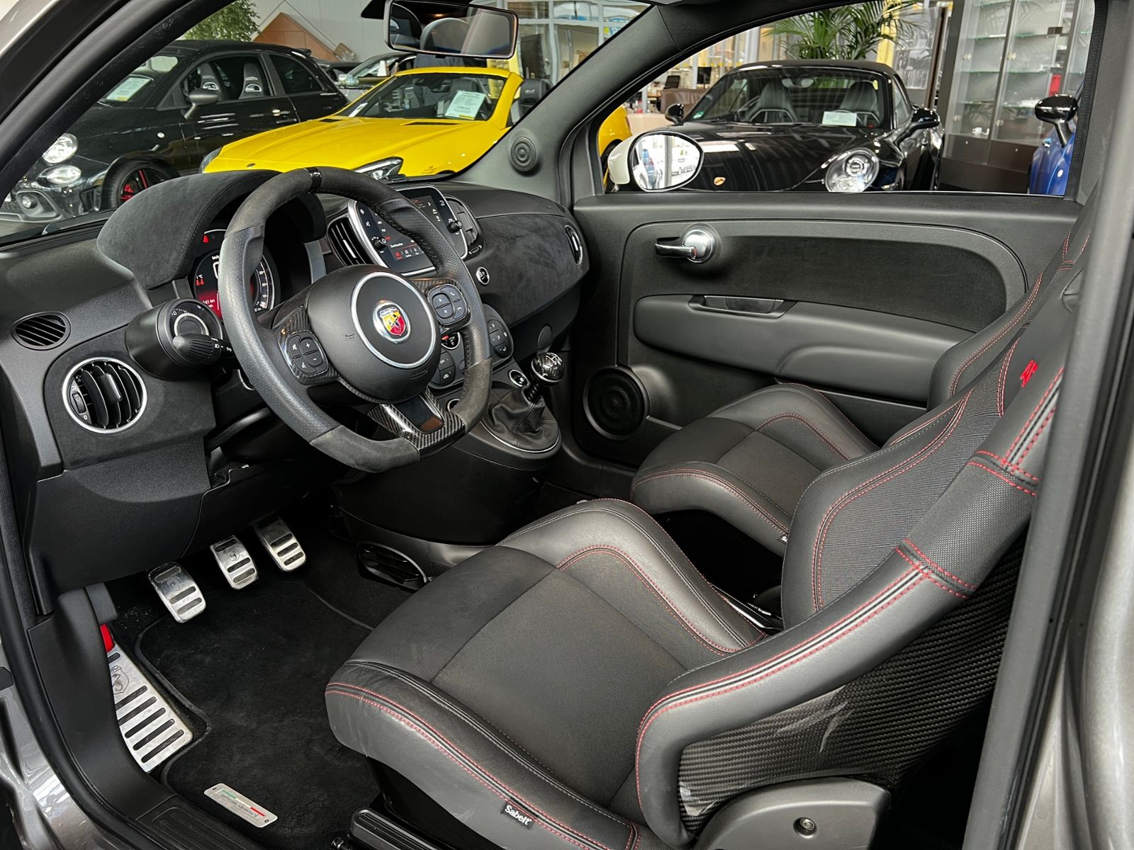 Fahrzeugabbildung Abarth 595C esseesse AKRAPOVIC XENON NAVI ALU