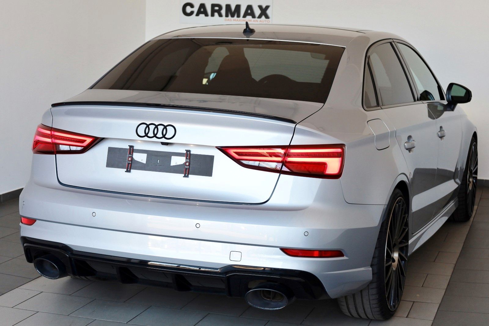 Fahrzeugabbildung Audi RS3 Lim. 2.5TFSI quattro RS-Sitze,PanDach,Bang&O