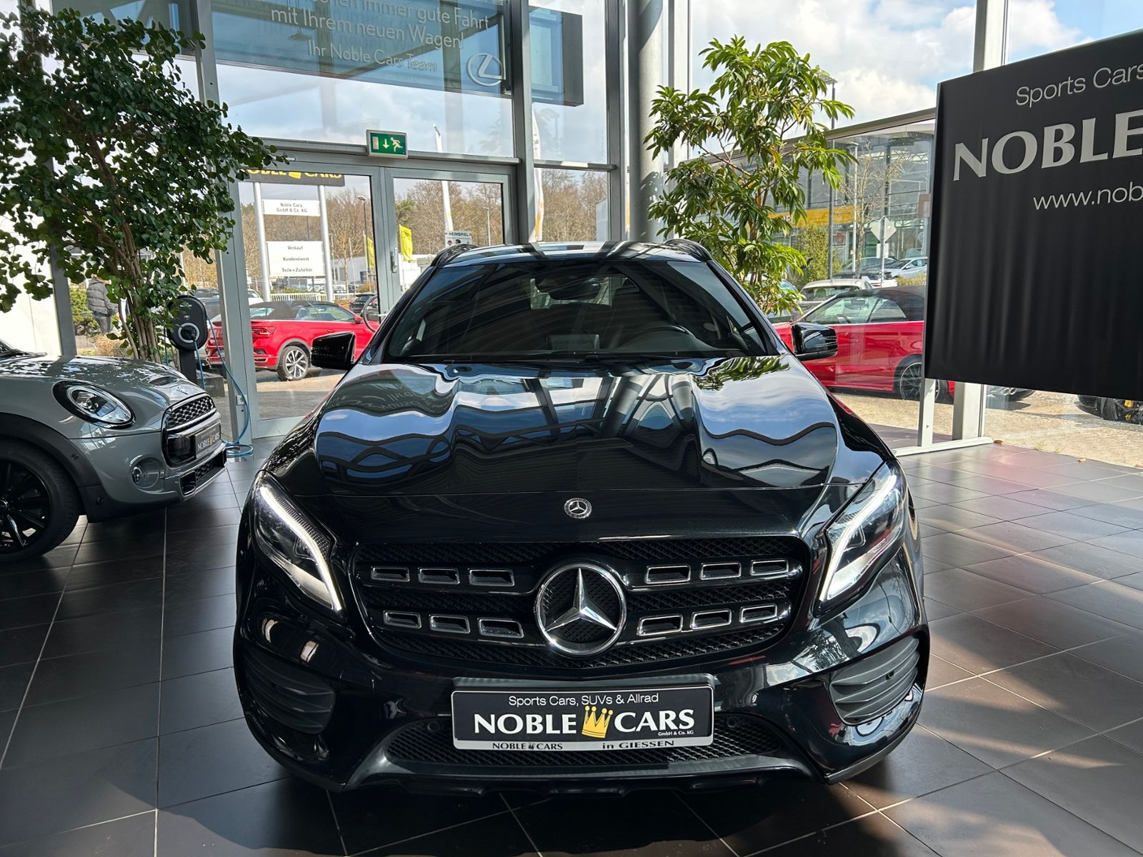 Fahrzeugabbildung Mercedes-Benz GLA 250 AMG Line NIGHT H/K LED NAV SHZ