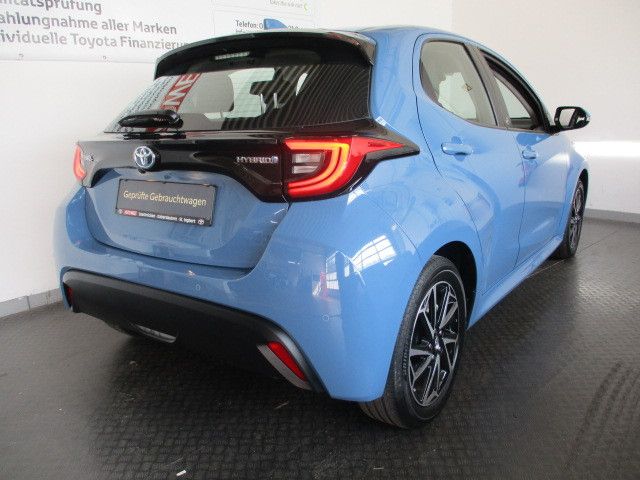 Fahrzeugabbildung Toyota Yaris Hybrid Team Deutschland inkl. Winterräder