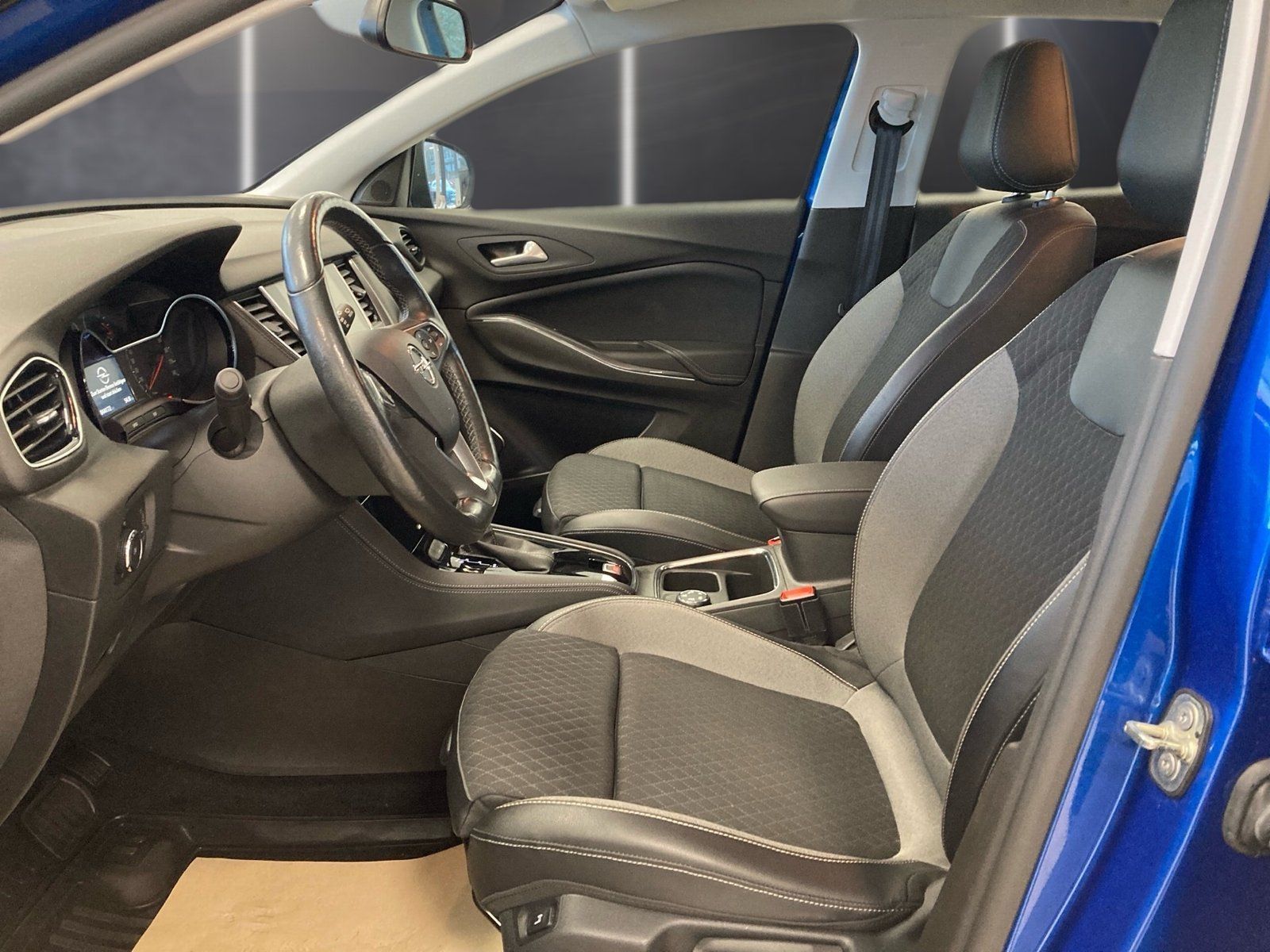 Fahrzeugabbildung Opel Grandland X 1.2 Elegance*LED*360°*Totwinkel*18"*