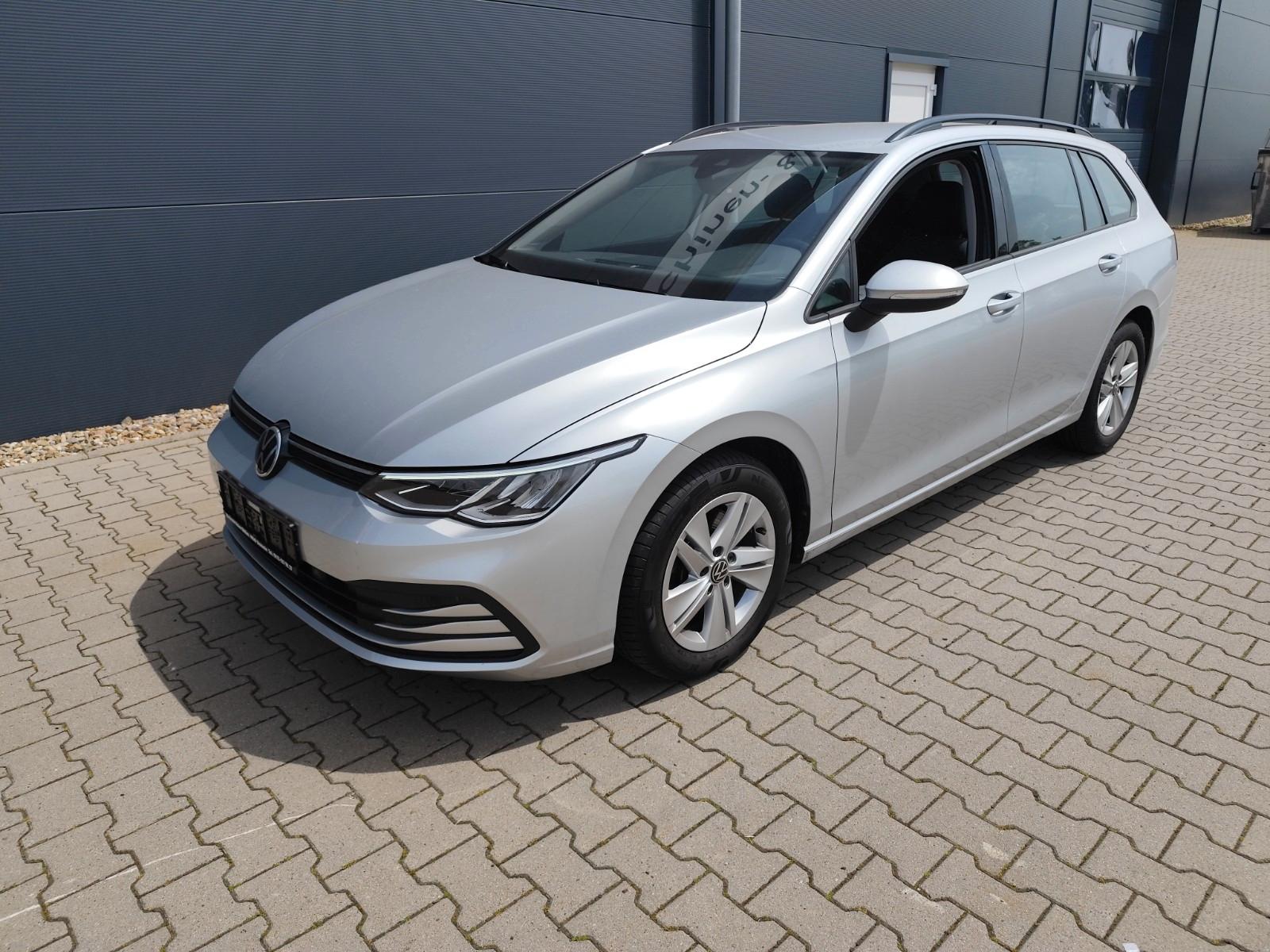 Volkswagen Golf VIII Variant Life LED ACC AHK Kamera
