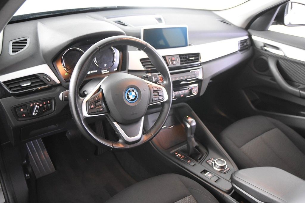 BMW X1 xDrive25e *1.Hand*Navi*Park ass.*Standheizung foto 17