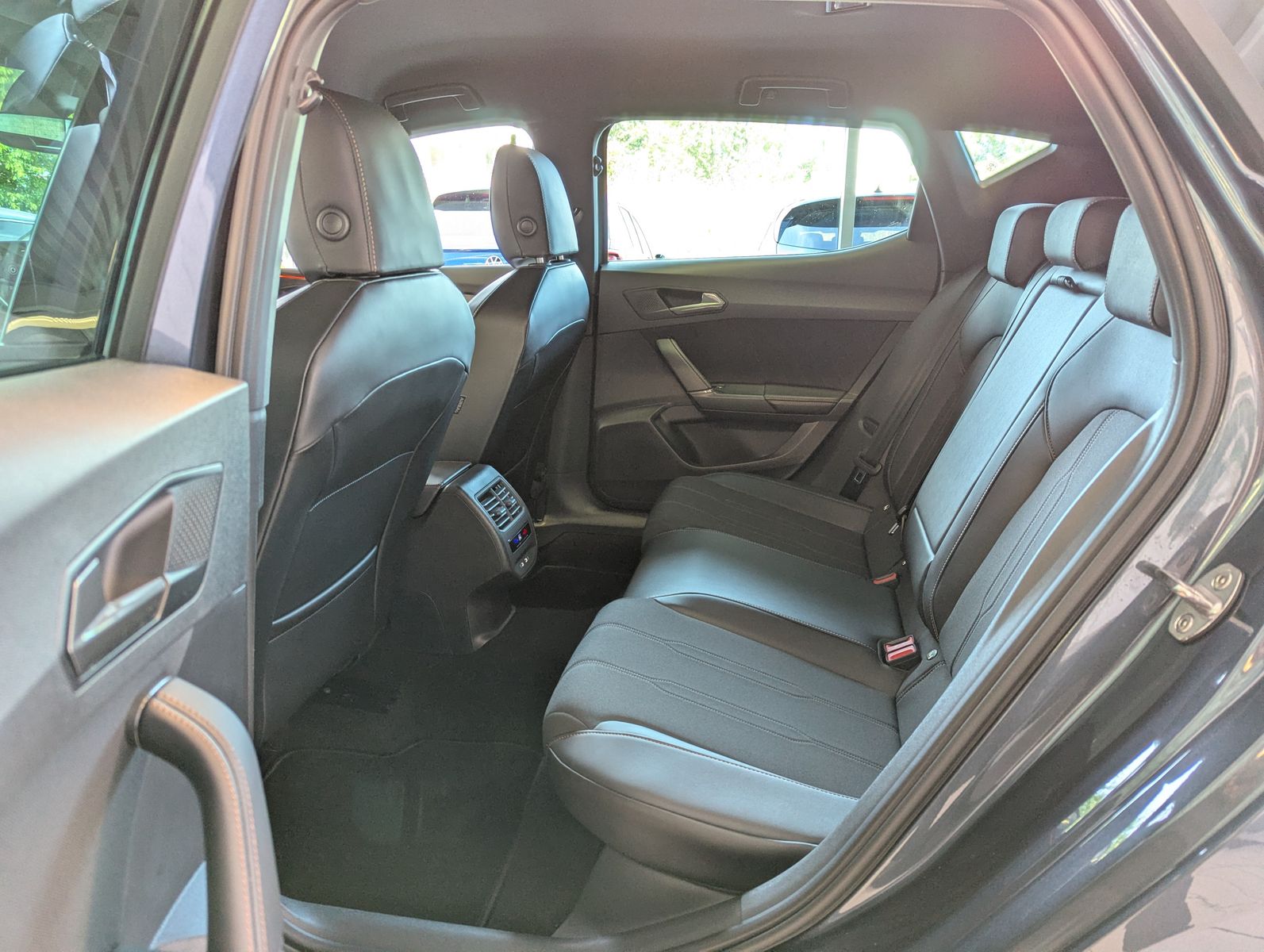 Fahrzeugabbildung CUPRA Leon 1.5 e-Hybrid Matrix Edge-Intelligent-Paket