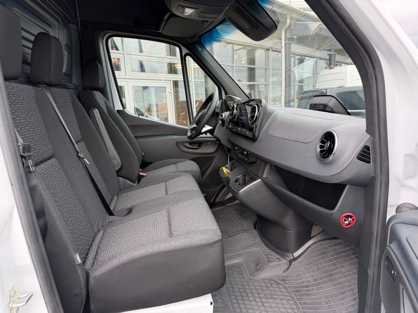 Fahrzeugabbildung Mercedes-Benz Sprinter 319 CDI 4325 DISTRONIC Klima AHK