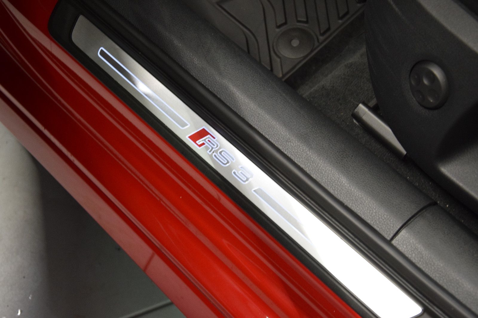 Fahrzeugabbildung Audi RS3 Sportback 2.5 TFSI quattro Pano Schale B&O