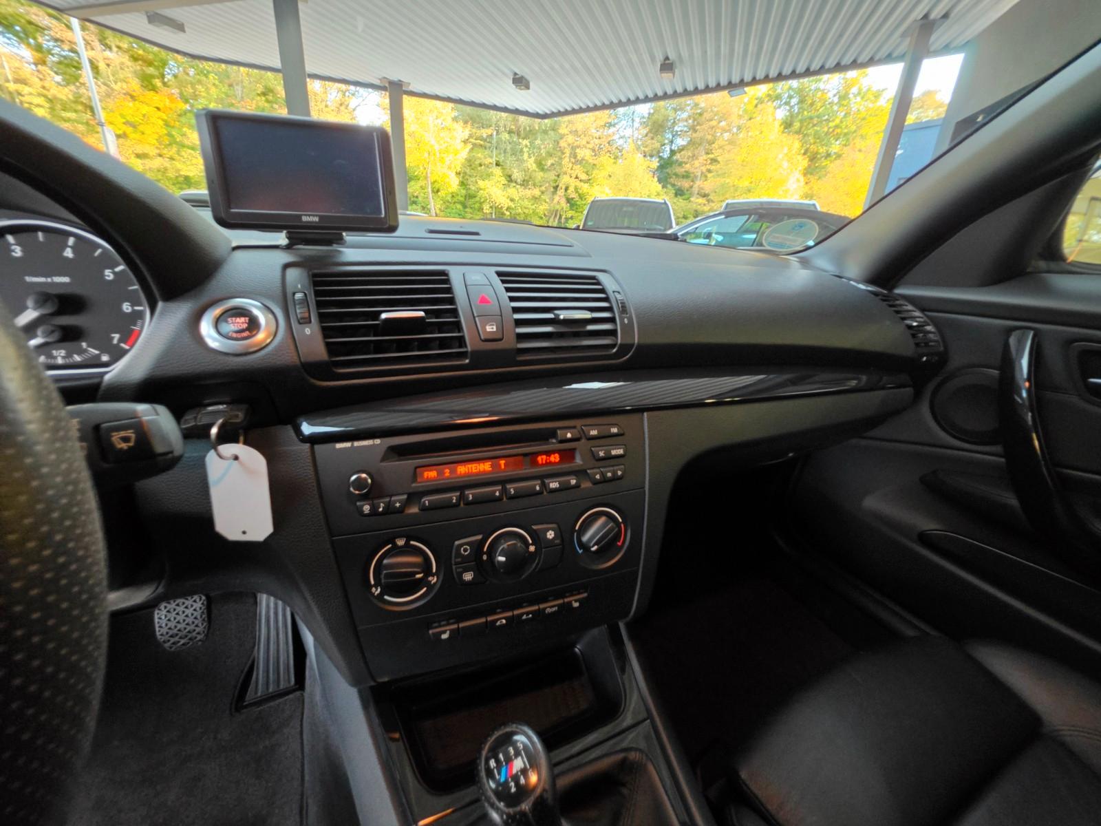 BMW 118i Cabrio M-Sport LEDER/Navi-BMW/PDC/1.Hand