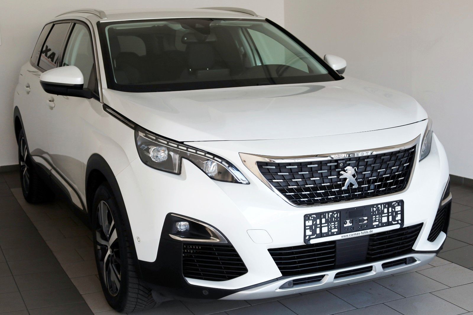 Fahrzeugabbildung Peugeot 5008 Allure 7 Si.,T.Leder,Navi,LED,SH,PDC,Kamera