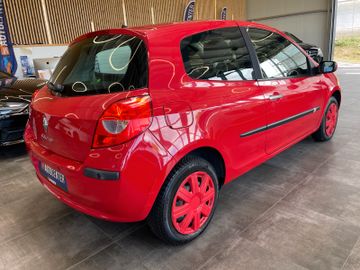 Renault Clio III Dynamique MOTOR- UND GETRIEBSCHADEN