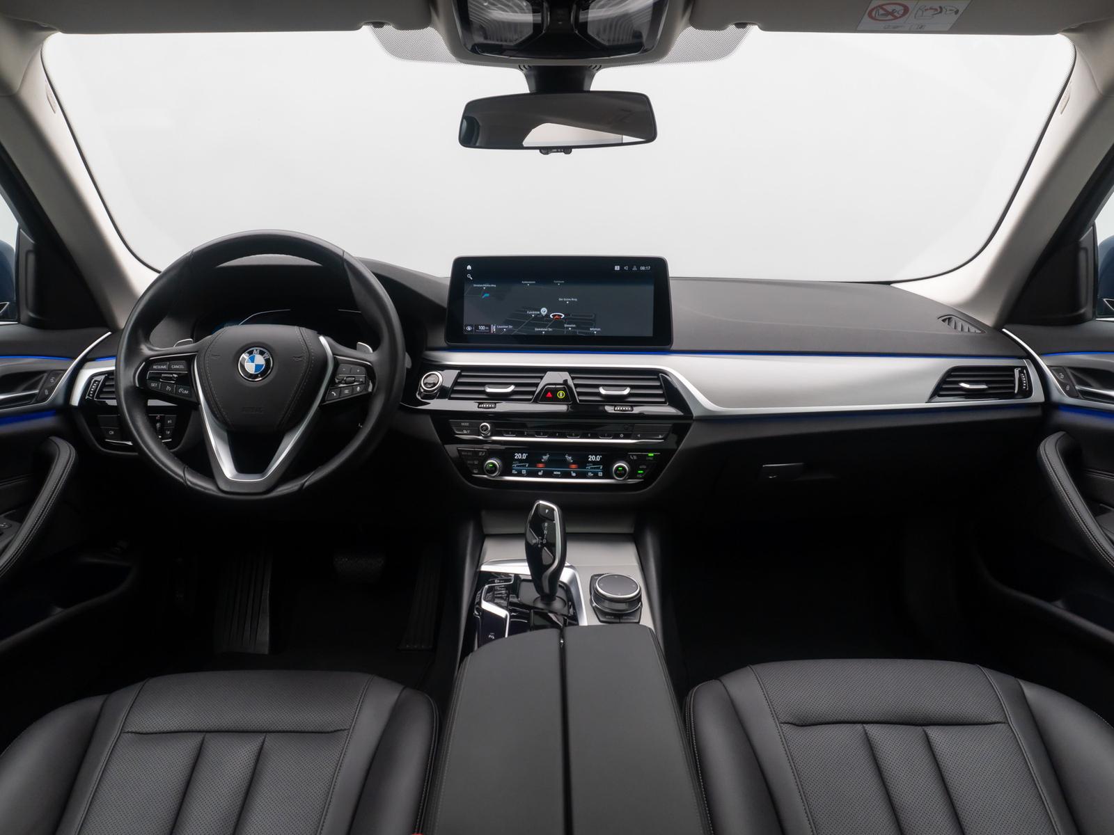 BMW 520d xD DAB HUD Kamera Alarm Panoram Leder Sport