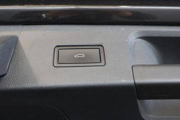 Volkswagen Passat 2.0 TDI Elegance ACC+KAM+MATRIX+AHK