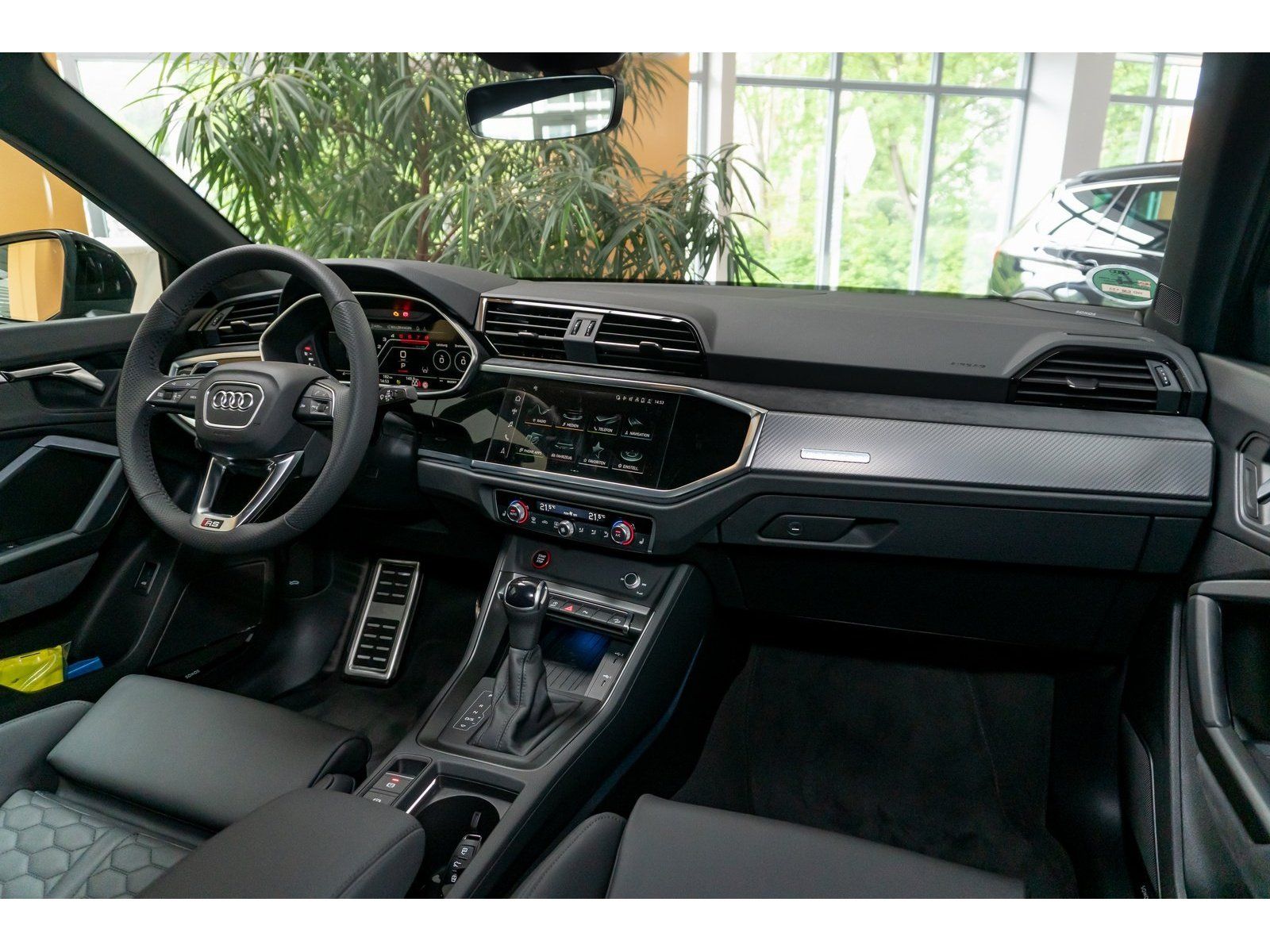 Fahrzeugabbildung Audi RS Q3 SB Essential Garantie`28 im Kundenauftrag