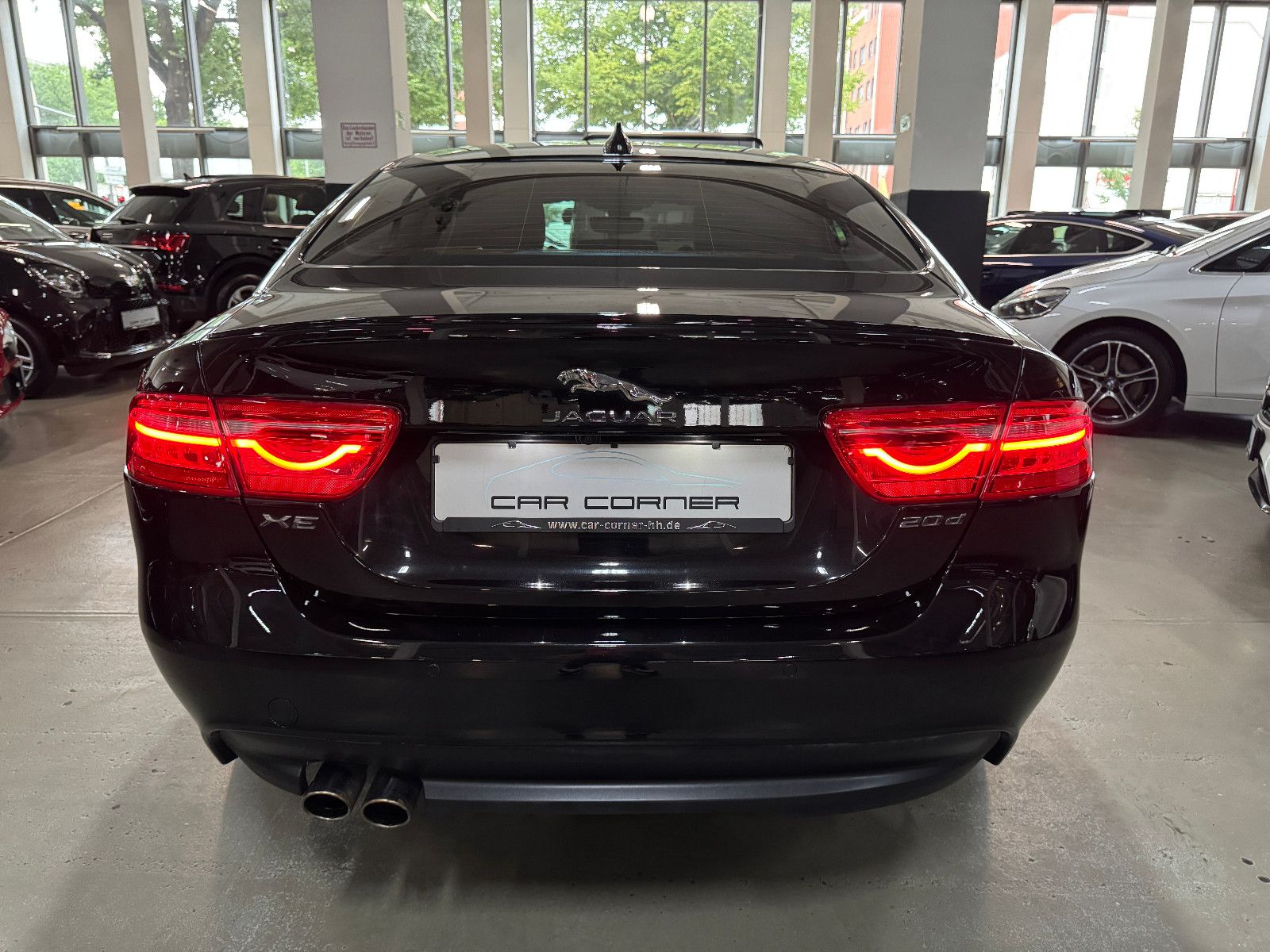 Fahrzeugabbildung Jaguar XE 2.0 d 8GT LANDMARK R-SPORT BLACK EDITION VOLL