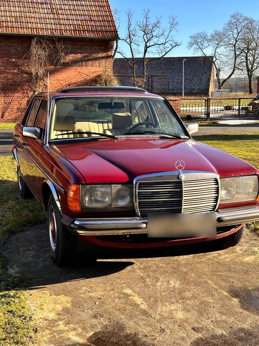 Mercedes-Benz 240