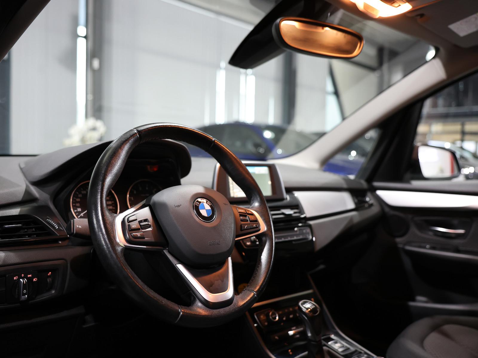 BMW 218 Gran Tourer Advantage / 7-SITZER / LED / AHK