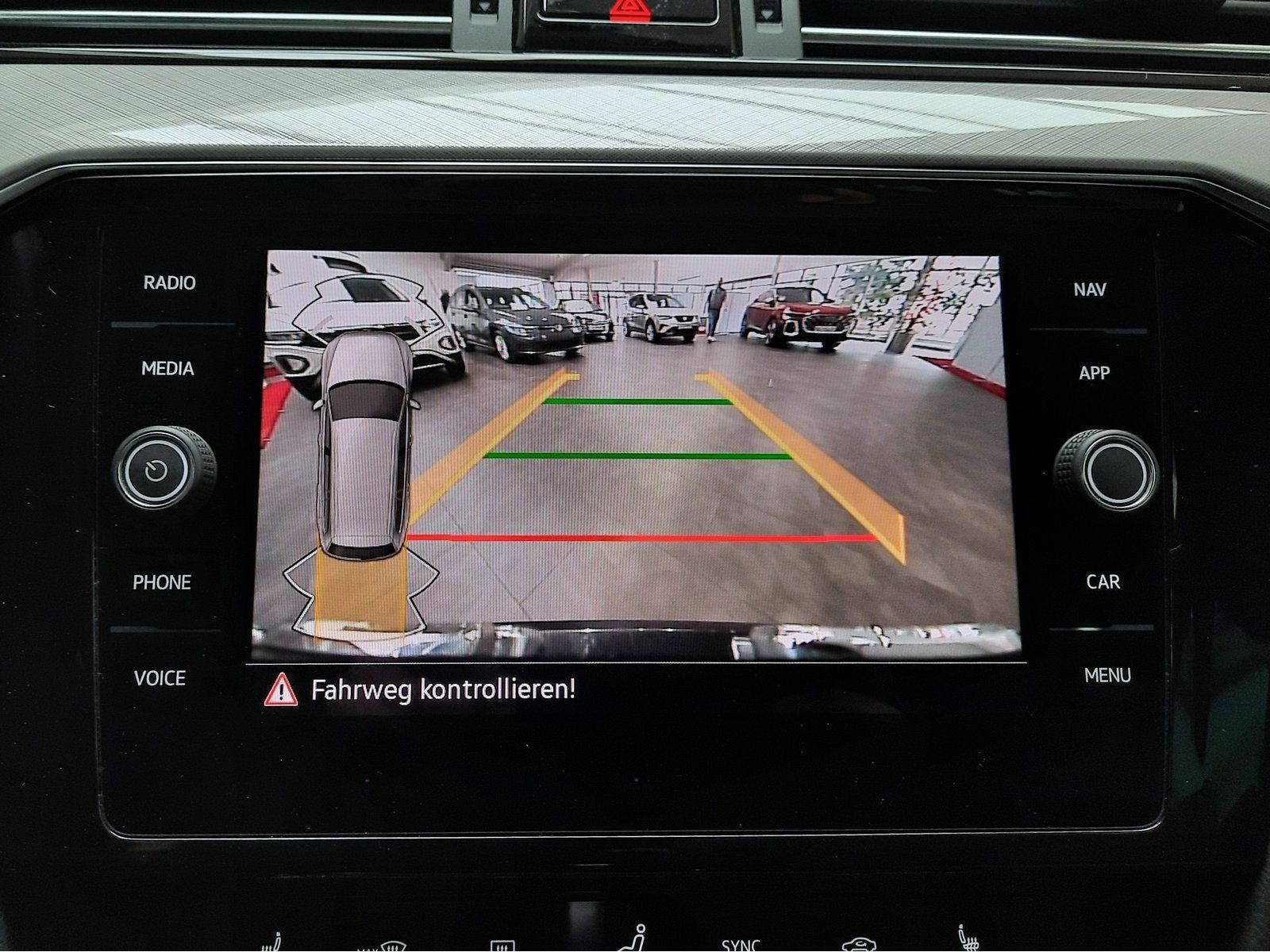 Fahrzeugabbildung Volkswagen Passat Variant Business TDI DSG *Navi*Cam*LED*