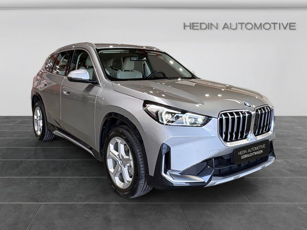 BMW X1 xDrive 20d xLine LED AHK KAM LHZ SHZ SPIEGELP foto 8