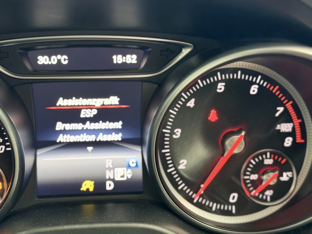 MERCEDES-BENZ CLA 220 4MATIC/SB/PANO/DISTRONIC+ MERCEDES-BENZ CLA 220 4MATIC/SB/PANO/DISTRONIC+