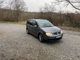 Volkswagen Touran Automatik,AHK, Navi, 170PS - Volkswagen Touran: 170 Ps