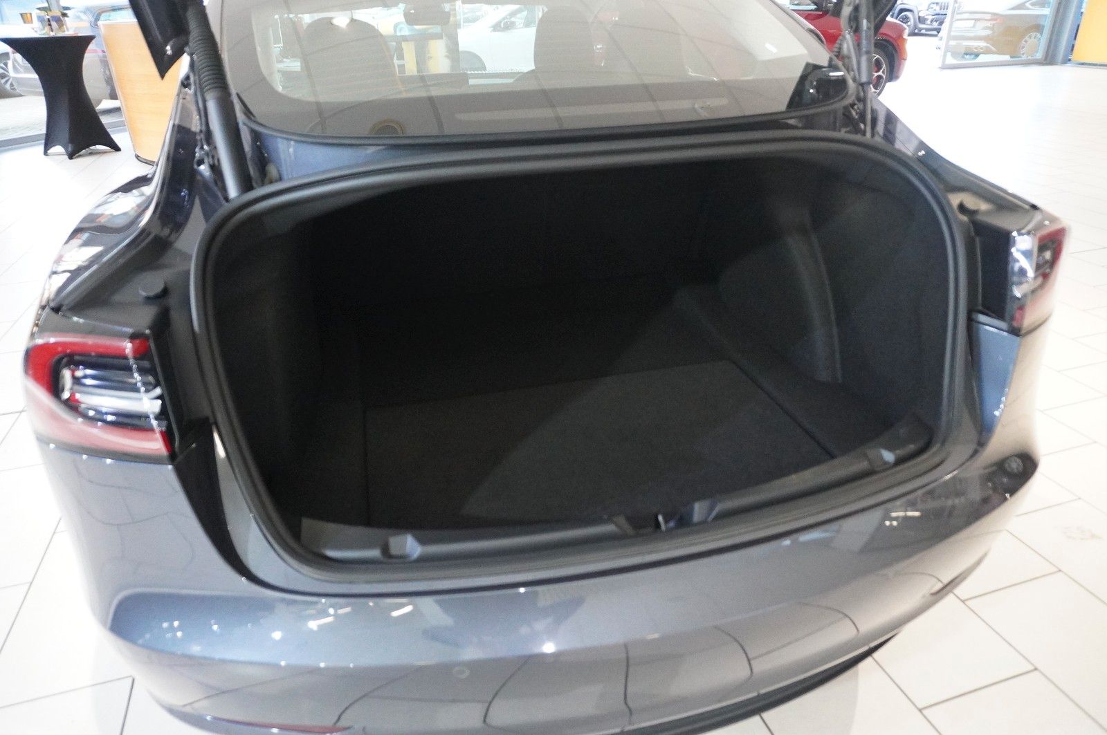 Fahrzeugabbildung Tesla Model 3 LONGRANGE DUAL-MOTOR NAVI/KAMERA/SHZ/AMD