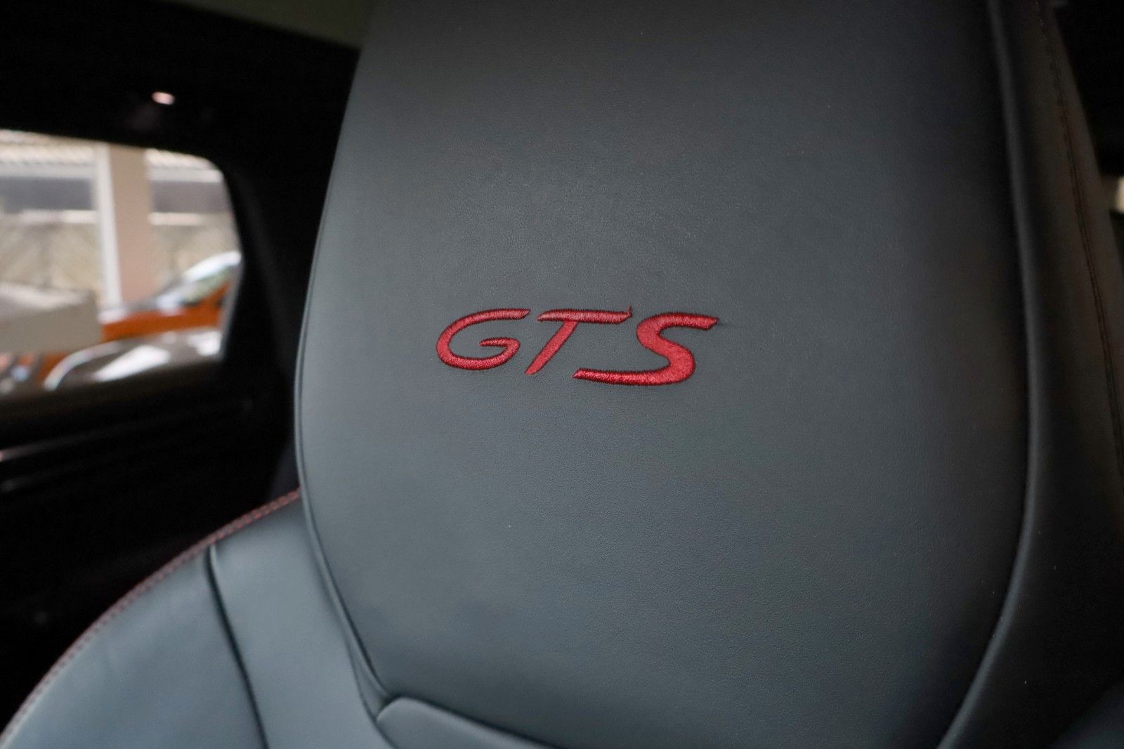 Fahrzeugabbildung Porsche Cayenne GTS Keyless, HeadUP, ACC,Panorama,22Zoll
