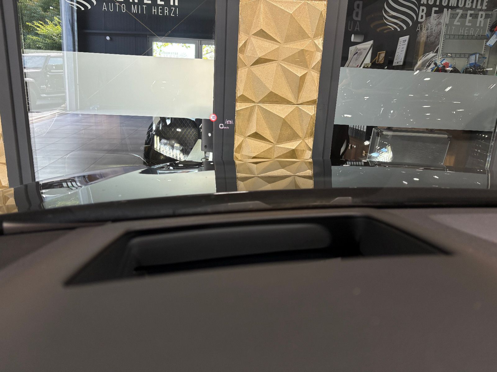 Fahrzeugabbildung Audi Q8 50 TDI quattro/PANO/NACHTSICHT/MEMORY/APPLE/