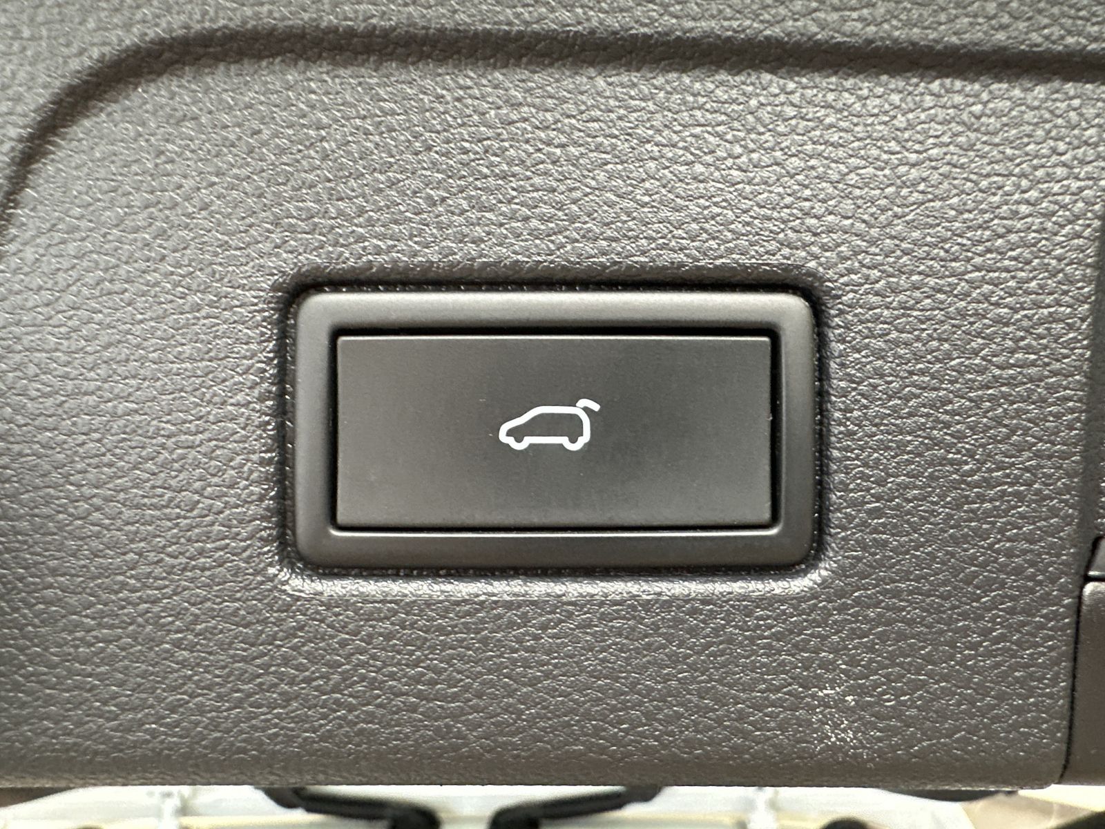Fahrzeugabbildung Volkswagen Touran 2.0 TDI DSG Highline NAV+LED+AHK+KAM+PANO