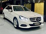 Mercedes-Benz E 220 BlueEfficiency *KLIMA*SHZ*AHG*KAMERA*AMG - Mercedes-Benz E 220: Limousine